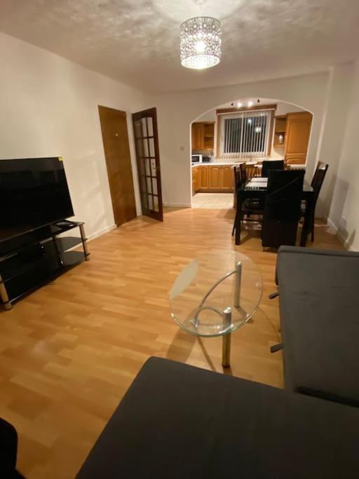 3 Bedroom Home-Inverkeithing Exteriér fotografie